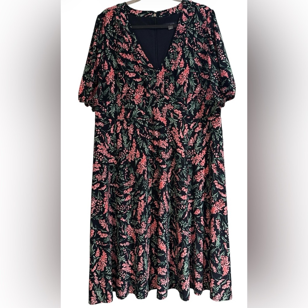🆕 Tommy Hilfiger Navy Blue Dress w/Pink
Flowers & Green Leaves